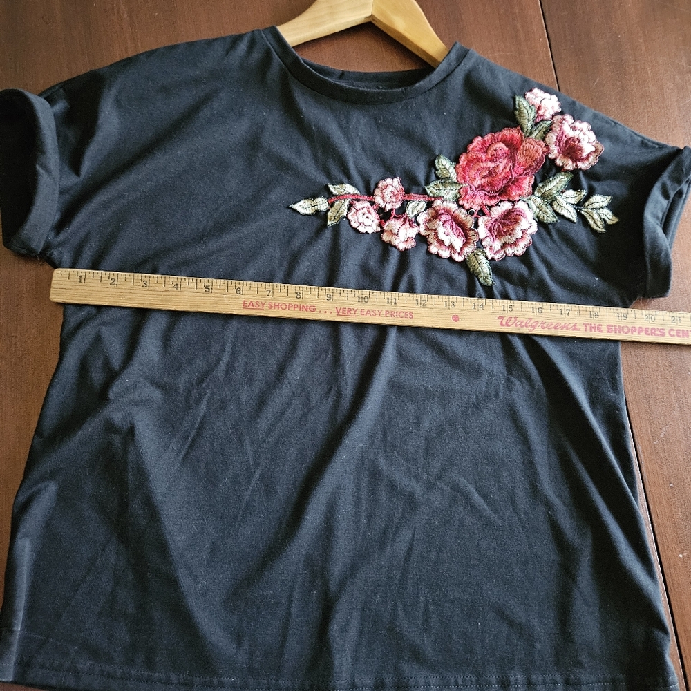 Floral Embroidered Black Shirt W Cuffed Sleeve. Womens Sz Small - Picture 5 of 7